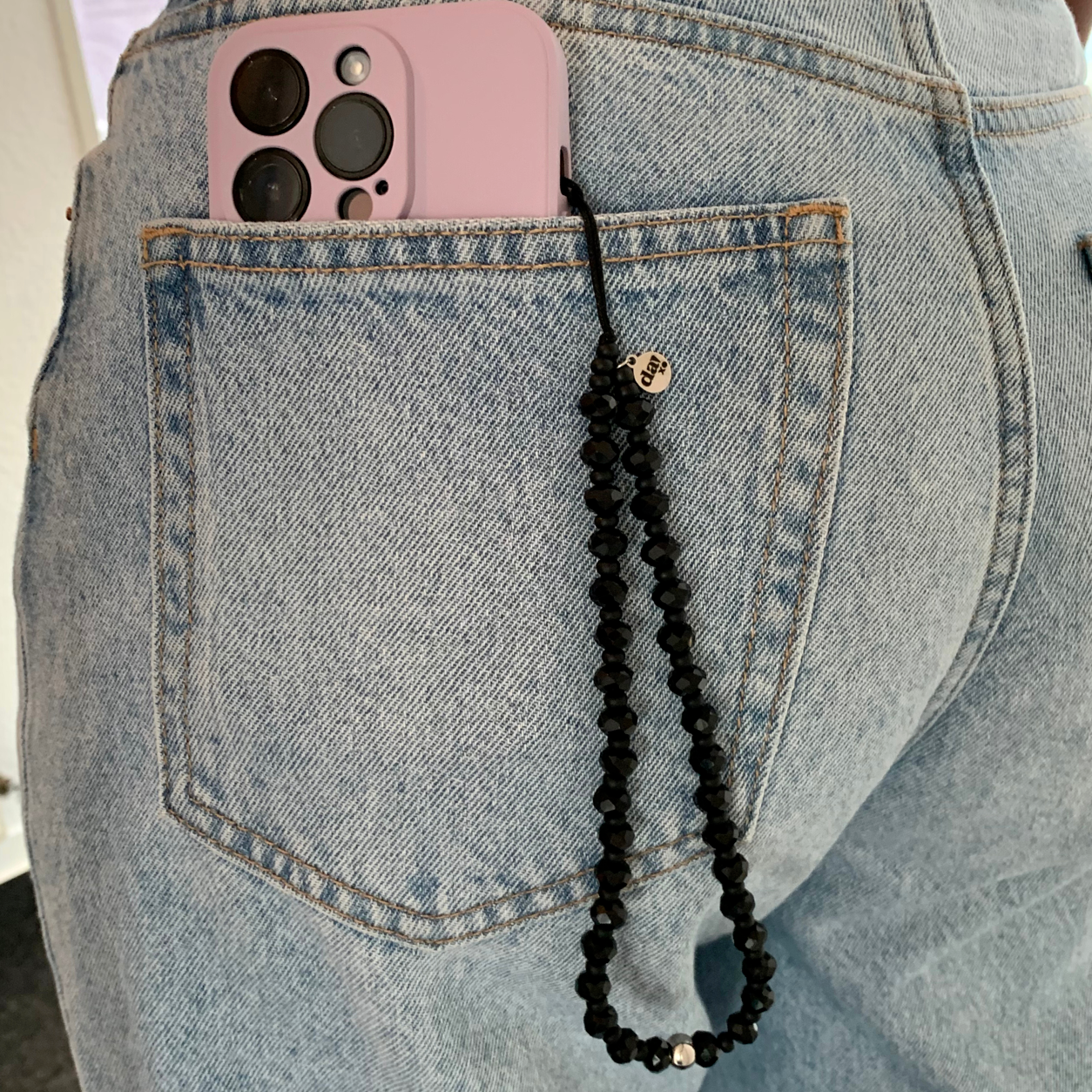 NOIR mobile phone chain